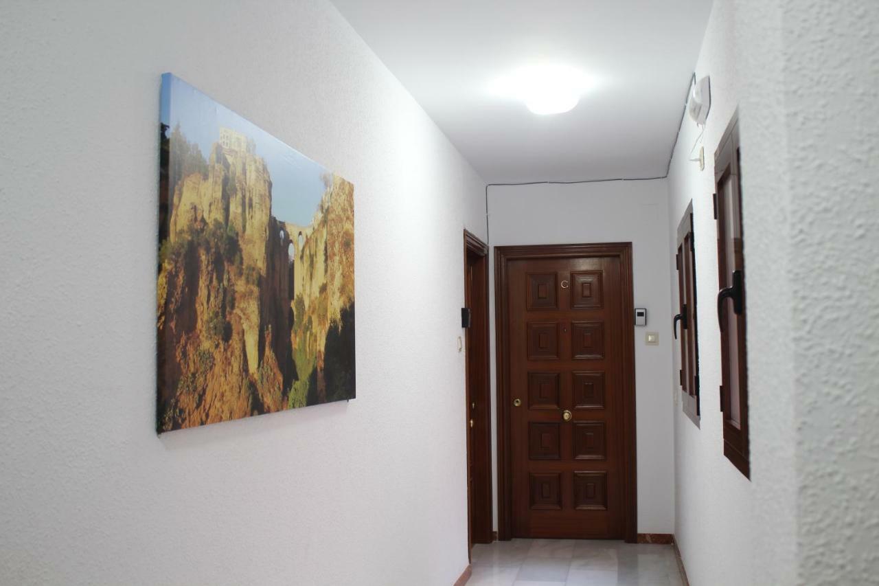 Apartamentos Nueva 13 Ronda Eksteriør billede