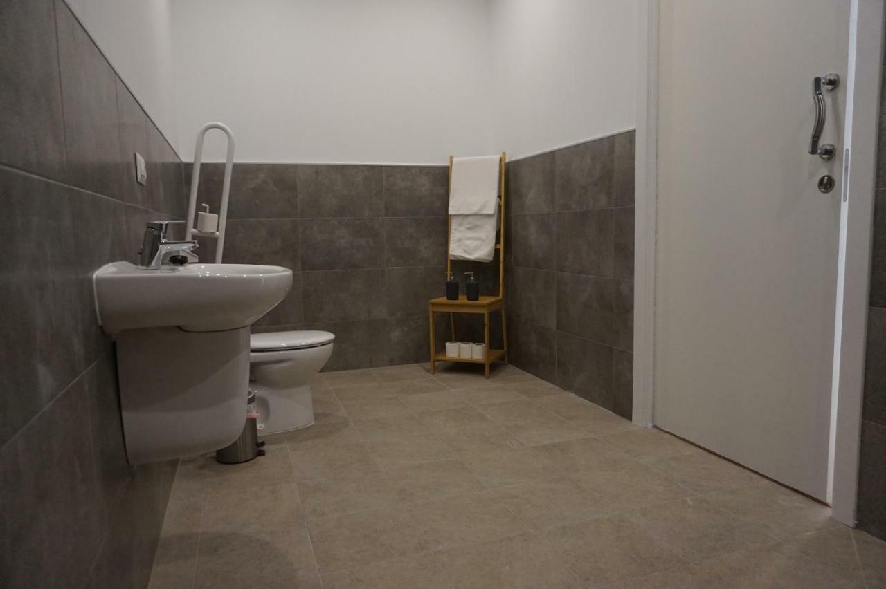 Apartamentos Nueva 13 Ronda Eksteriør billede