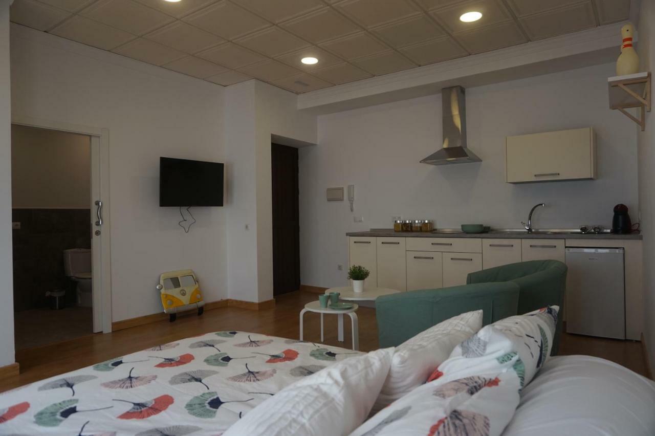 Apartamentos Nueva 13 Ronda Eksteriør billede