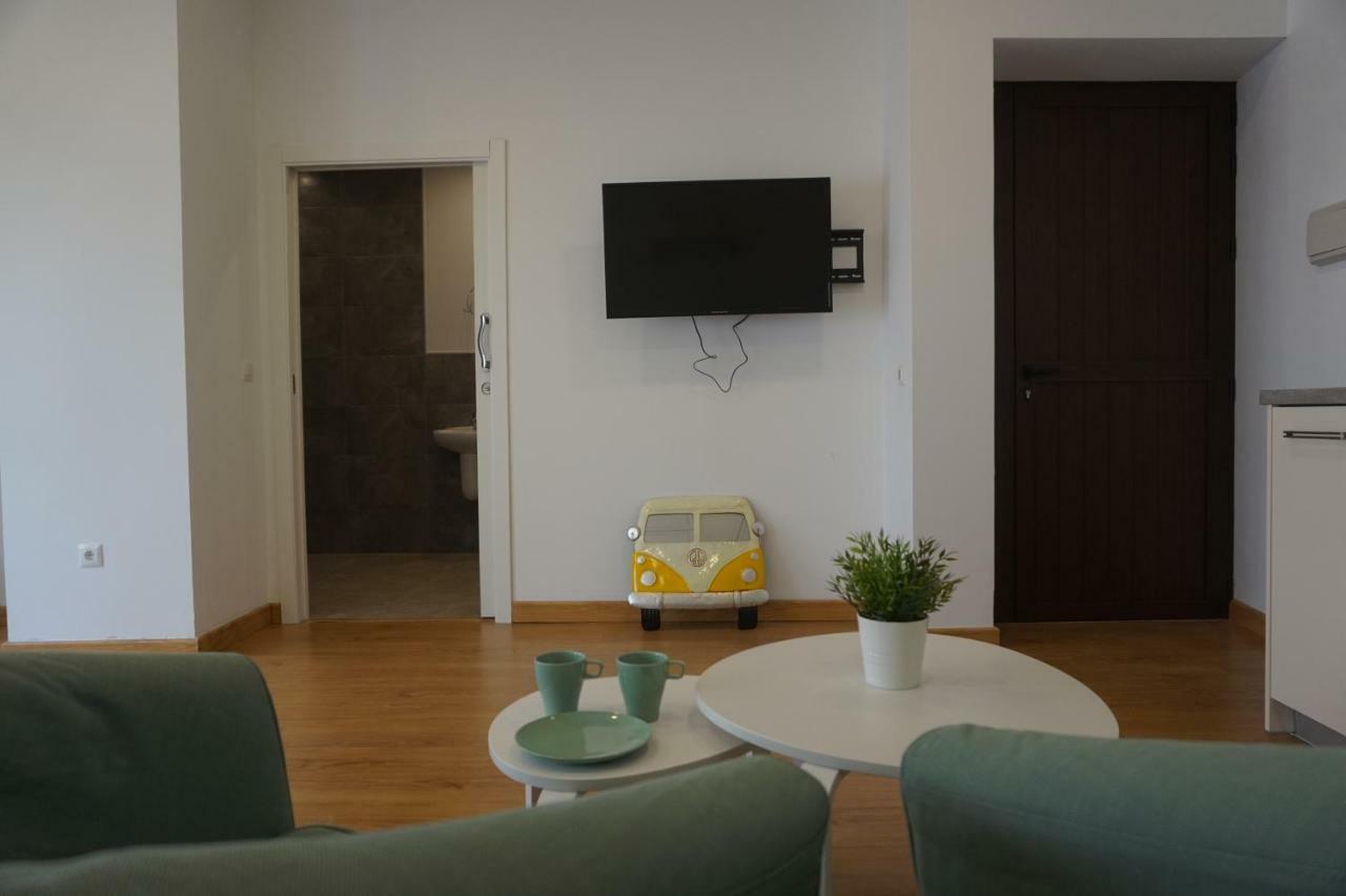 Apartamentos Nueva 13 Ronda Eksteriør billede